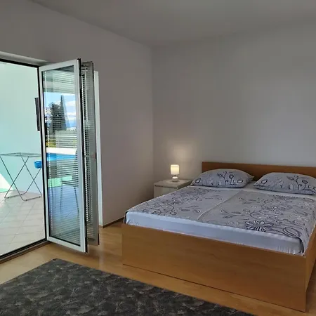 Prázdninový dům House Pool *