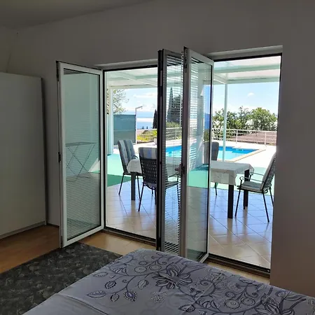 بيت للعطل House Pool