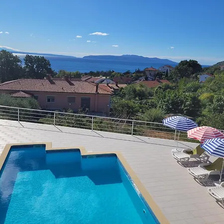 بيت للعطل House Pool