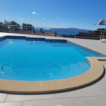 House Pool بيت للعطل