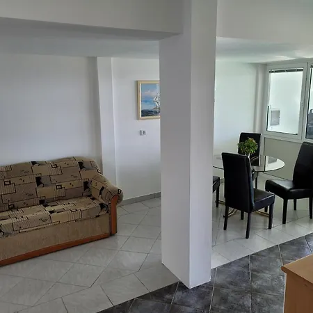 بيت للعطل House Pool *