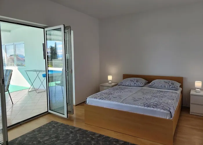 Vikendica House Pool *